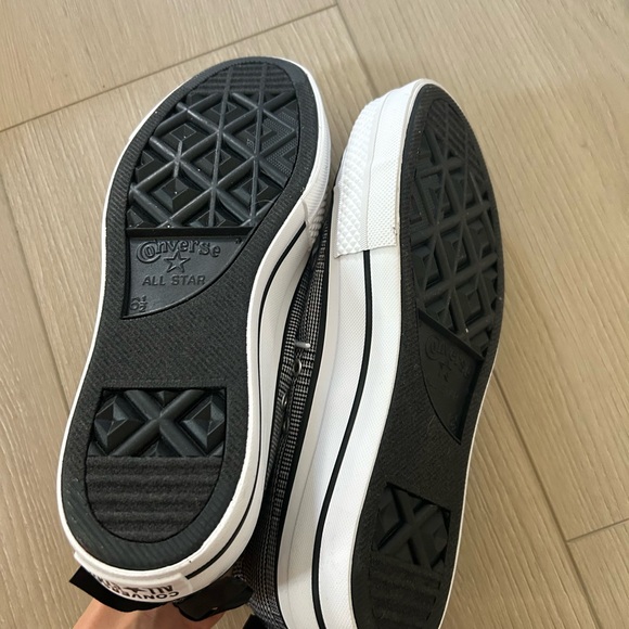 Converse Black and White Plaid Sneakers - Picture 4 of 9